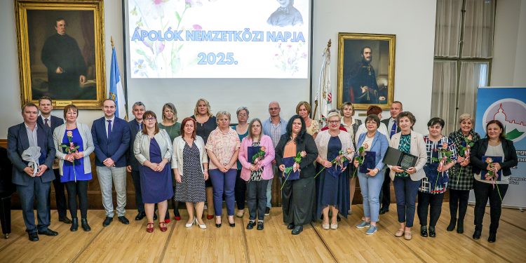 Három napos rendezvénysorozattal tisztelgett az ápolói hivatás előtt, és köszönte meg szakdolgozói áldozatos munkáját a Tolna Vármegyei Balassa János Kórház vezetése